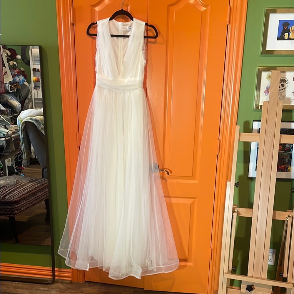 Faeriesty Elegant White Tulle Gown NWT SMALL
